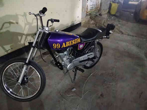 سلام عليكم شلونكم شباب اربعه كير أبيعك كلك كلك للعلم بيها اوراق بس ما بيها بليته شباب الدراجه برغي ما عايزه موديل 24محركه ما مفتوح دراجه خير من الله السعر 550رقم ***********بي واتساب
