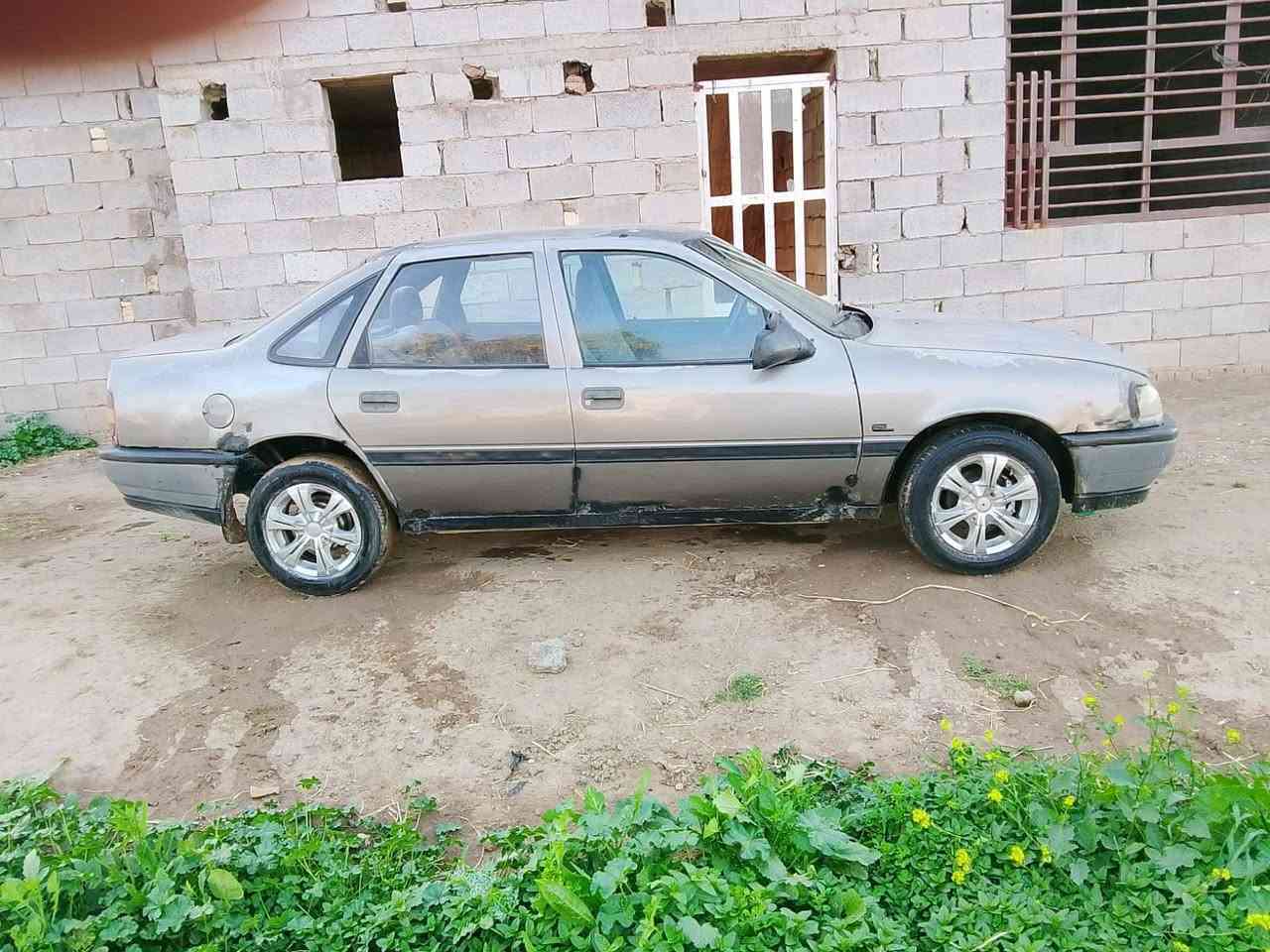 سلام عليكم وبل ورث سياره جاهزه كير محرك حداديه تخم تاير مكفول سعر18.  ***********
