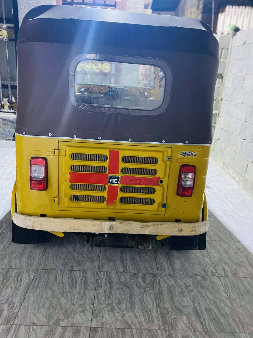 السلام عليكم تكتك للبيع موديل 2019 شهر ال 10 محسوبه ع 20 تكتك جاهزه مكينه تخبل لاتنقيص ولاتبخير ناعمه  مكينته رقم بابل سنويه 2030 كاعيات 14 قطعه تكتك خير من الله ماناقصه شي تراي زيرو كهربائيات كلها شغاله تكتك تاخذه كبل تطلع للشارع السعر 5800 وبيه مجال مكاني حله ابو غرق رقمي ***********
