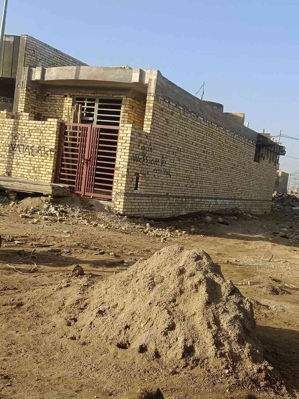 هيكل ١٠٠م السفحه مكان شارع احمد الوائلي يبعد.عن البيوت الوجه 150متره قريب عليهم قريب عل الفرن متكون من غرفه ومطبخ وستقبال وحمام سعر ٤٥ مجاري كامله ارضيه  صب وبيه مجال قليل صب مخده وسكف


**إذا كنت صاحب هذا الإعلان وتريد حذفه لأي سبب، رجاءا أرسل رسالة إلى الدعم الفني**