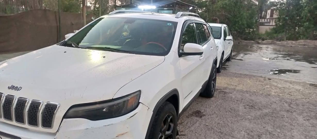 السلام عليكم من رخصه الادمن جيب بزون موديل ٢٠١٩وارد امريكي حادثه بامركيا جاملغ وبنبد بدون ايربكات كله سليمه بيه صبغات قليله مكان سياره بابل غير متواجد علئ فيس الاستفسار علئ هذا رقم ***********
