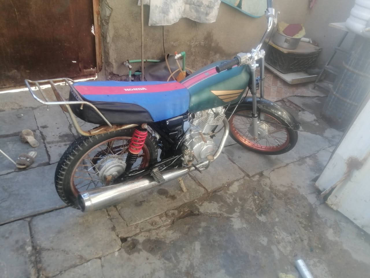 ربيدو. البيع المكينه خرسه دراجه نضيفه مكاني الحيانيه سعره250 بيه. مجال. قليل***********
