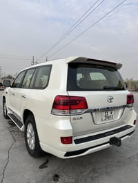 اخوان لاندكروز خليجي فطيم للبيع موديل 2017 السياره جاهزه وحلوه وكفاله ...