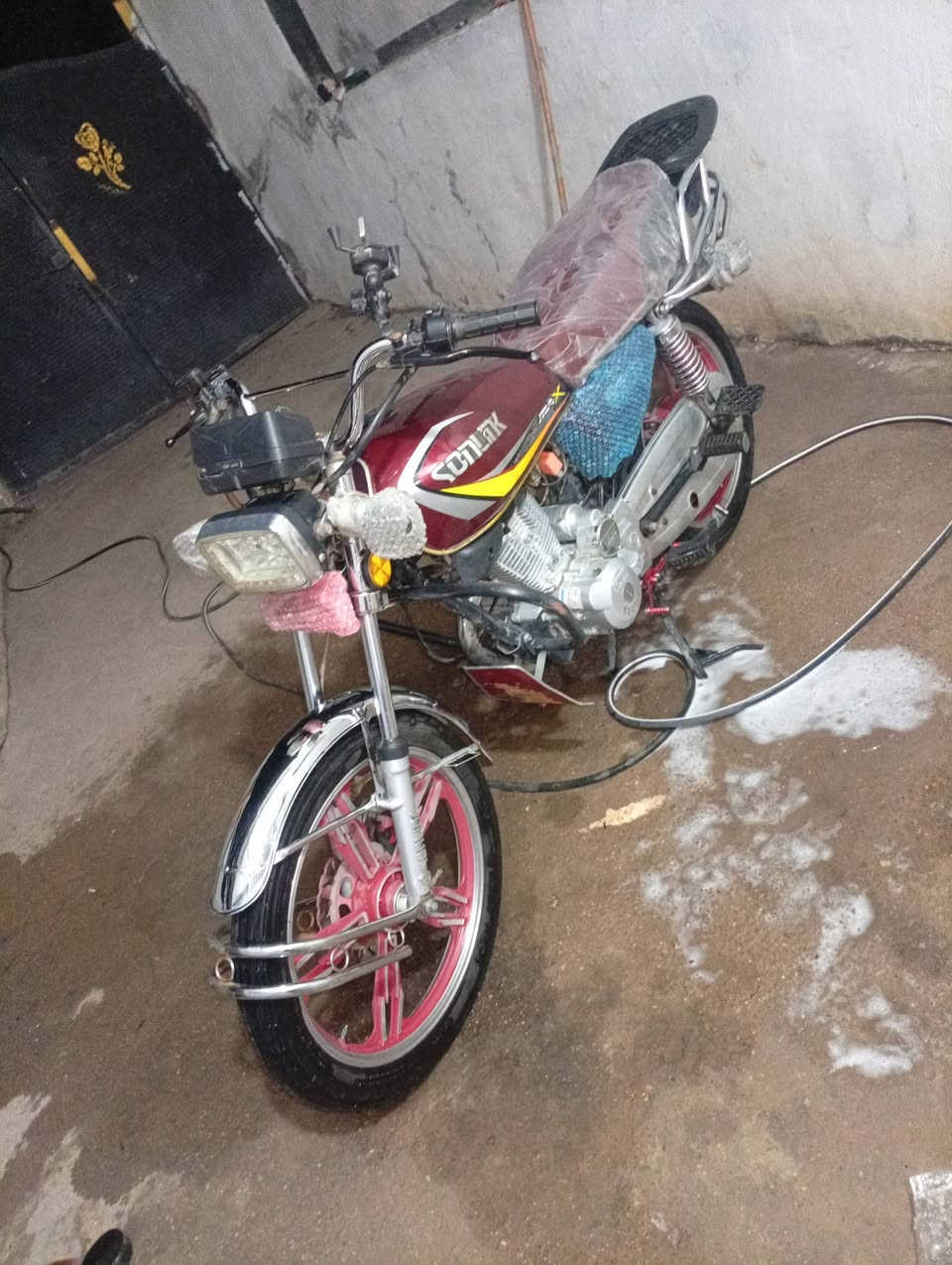 اخوان السلام عليكم دراجه موديل 23 اوراق اصوليه مكان ديالى الخالص السعر 700 وبي مجال حق الجيه دراجه مقفوله***********
