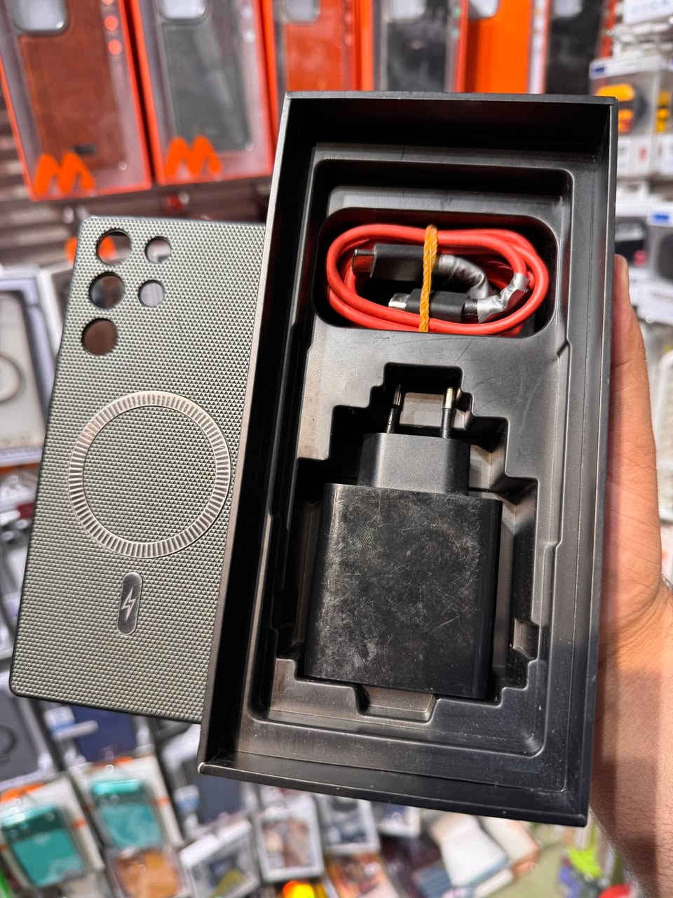 RED MAGIC 10 PRO
الذاكرة/256+12
جهاز نظيف ومكفول وملحقاته وياه
بالاضافة الى كفر وياه
متوفر توصيل الى جميع محافظات العراق
***********
