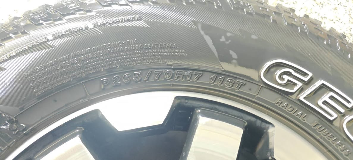 السلام عليكم 
للبيع ويل كب 
تيوتا فور رنل 6 ستد
نضيف جدا مع التايرات 
نضافتهن 85 بالميه جديدات
لا بيهن تصليح ولا عواج 
السعر 850 بيهن مجال بسيط 

عنوانهن بغداد الصليخ اي استفسار اتصل 
*********** بغداد, العراق
