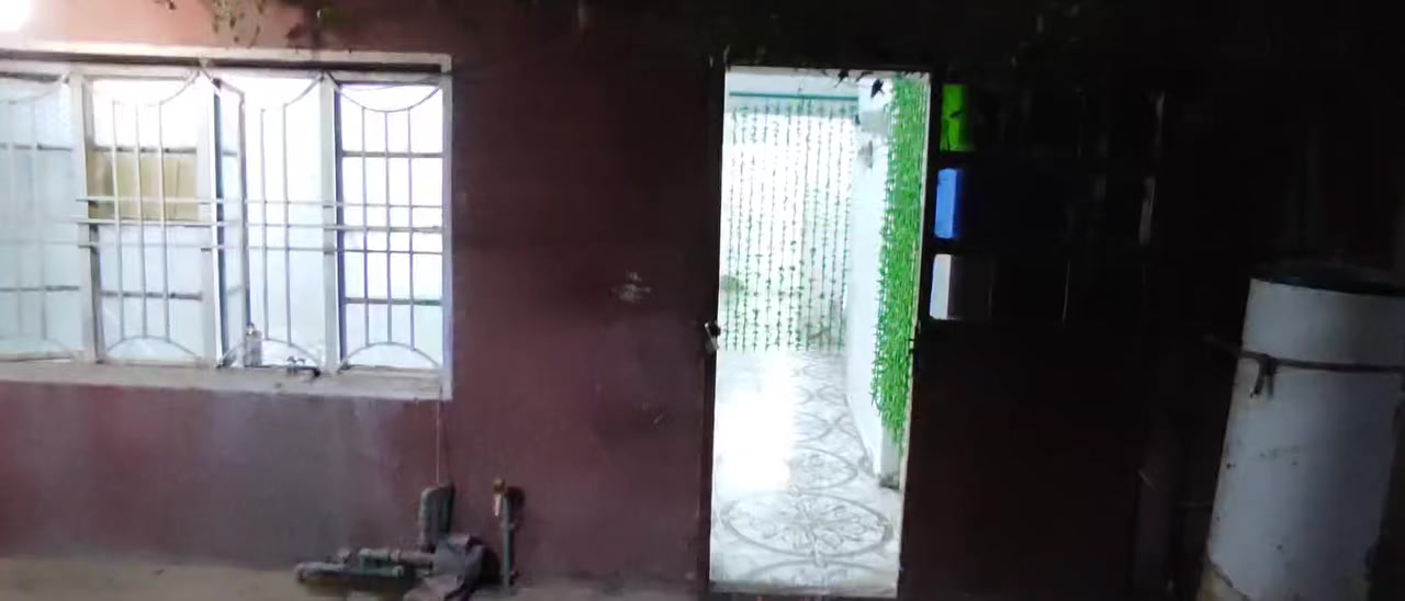 دار للايجار سبع ابكار مقابل مطعم قصر الشام يحتوي على غرفة وهول ومطبخ وخدمات ومنور صغير وقريب من الشارع للاستفسار ***********
