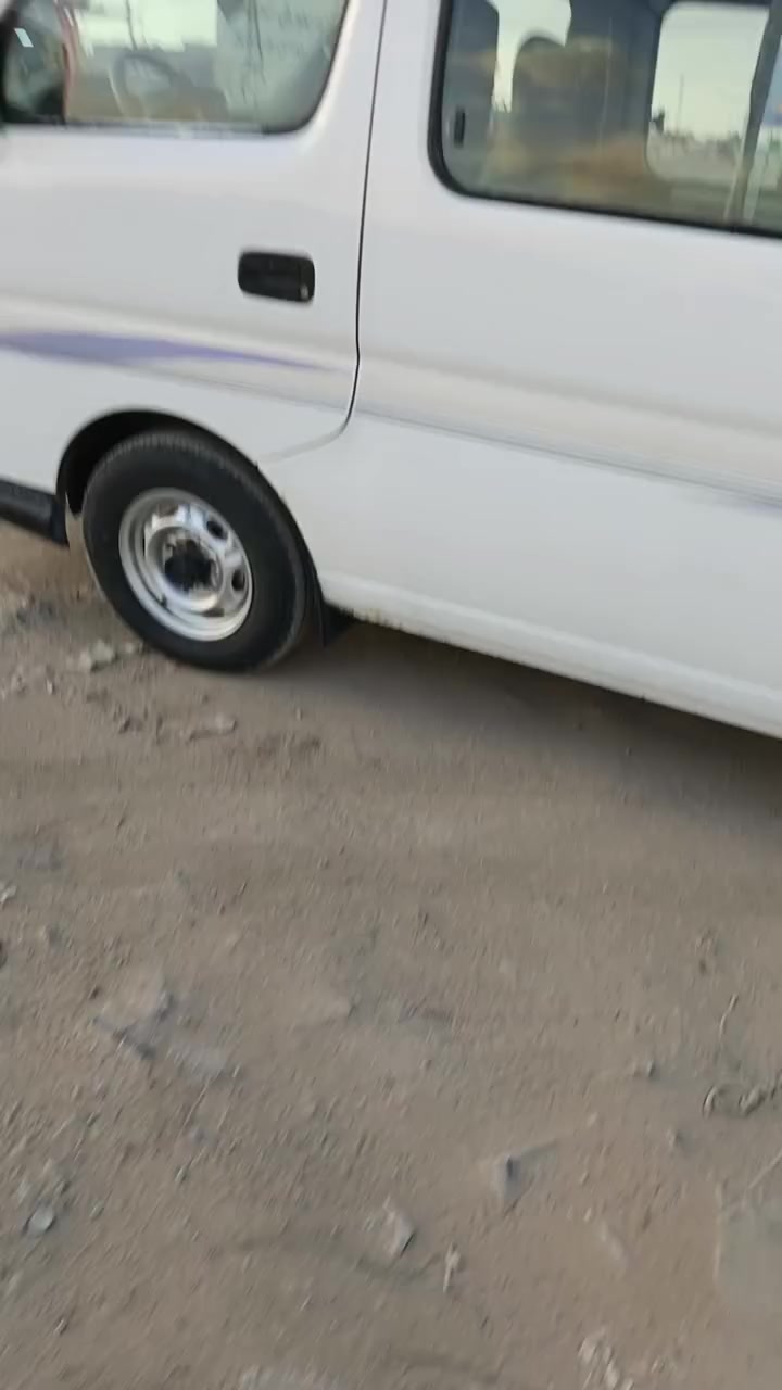 نيسان يورفان 2009 مقفوله من ضربه وصبغ المكان حسينيه المعامل على السياحي بغداد غرب وراعالرقم نجف السعر 125 وبيها مجا***********{
