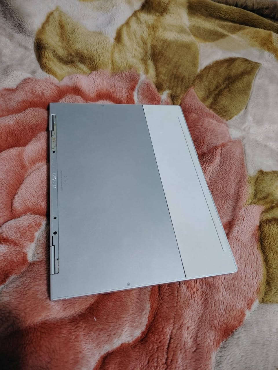 للبيع Google Pixelbook 360 Touch
🔹 المعالج: Intel Core i7
🔹 الرام: 16GB
🔹 التخزين: SSD 512GB
🔹 شاشة لمس وقلاب 360°
🔹 نظام Windows 10 مثبت وجاهز
🔹 بطارية جيدة وأداء سريع
ملاحظة: بعد تنصيب الويندوز يحتاج فقط تعريف اللمس والصوت حتى يشتغلن بشكل كامل، وباقي الجهاز يعمل بصورة طبيعية.
💰 السعر: 400,000 الف قابل للتفاوض بالمعقول. او مراوس ايباد 
***********
