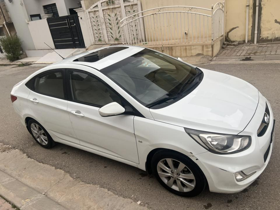 اكسنت ٢٠١٢ بدون صبغ باب السكن مبدل بلادي اثر حادث خفيف والصور موجودة …ماشية ١٤٨٠٠٠ كم شاشة سقف سلايد جامات كهربائية ..السعر  108 وبيه شوي مجال ***********
