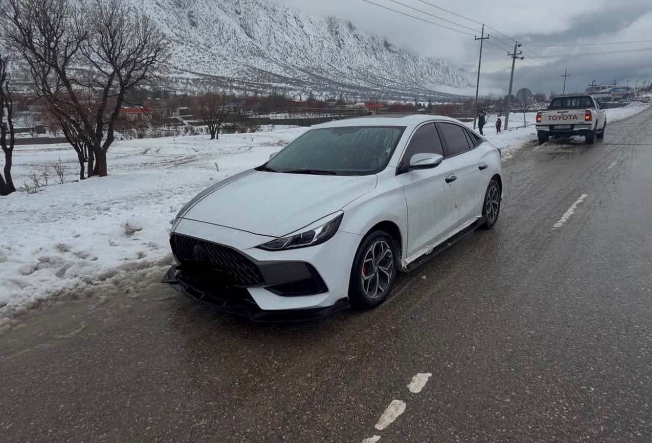 MG GT 2024 full mwasafat
be boyax be sard be kranawa 
tanha 2 panja pdr haya 
27 hazar km roshtwa 
sayaraki taza w bemasraf be kesha
har hamw gyani bashart
tayay taza 
sanawe taza
gar makina be kesha hamwy bashart 
*********** السليمانية, العراق
