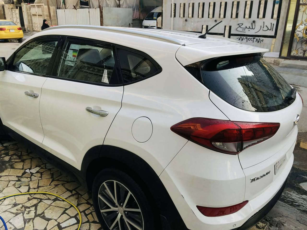 السلام عليكم توسان للبيع 2016 نص فول سيارة مكفولة ماعدة بارد بل باب وتكشير اصغير بل بنيد سيارة نضيفه ماشية 170 مكينة 2000 دوش رقم بغداد بسمي شرط تحويل مكان السيارة بلديات الصحفين 
رقم *********** السعر 168 اوبيه مجال
