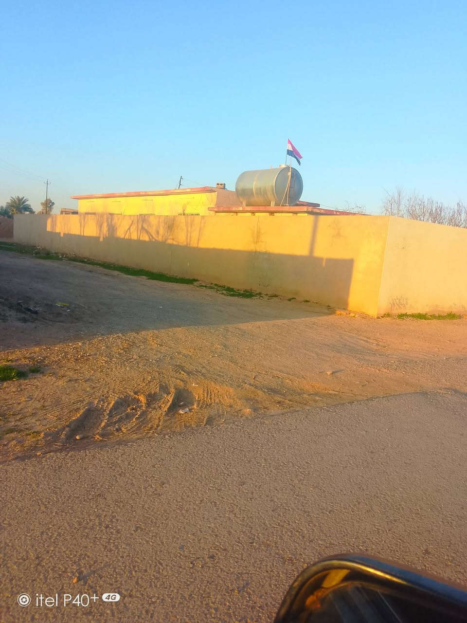 قطع للبيع زراعي الحويجه قرية المظهوريه قريبه على المدارس واصل خدمات ماء و كهرباء وسكن مساحة 200
السعر ثلاثة ملايين ونصف 
***********
