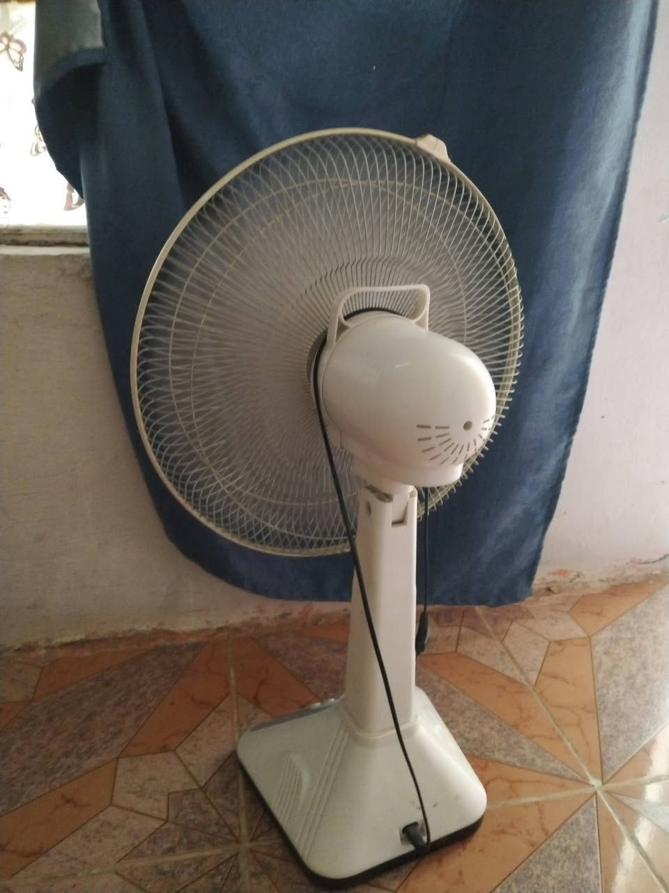 كونفيره للبيع السعر ب 50 بعقوبه التحرير الرقم ***********
