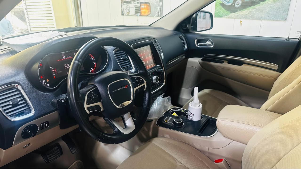 دورينغو 2017 SXT نظافة ومواصفات، 7 راكب ورقم ذي قار 🔥

للبيع Dodge Durango 2017 وارد أمريكي 🇺🇸
فئة SXT
العداد 106 ألف كم
رقم ذي قار
حرة، مدار مباشر
7 راكب
محرك 3.6 V6
جير أوتوماتيك
دفع خلفي / 4x2
لون أبيض
داخل بيج وأسود

المواصفات:
بصمة
تشغيل عن بعد
تبريد 3 قطع
فتحة سقف كهربائية
شاشة كبيرة 8.4
كاميرا خلفية
حساسات خلفية ParkSense
بلوتوث
تحكم ستيرن
تدفئة سيتات أمامية
تدفئة ستيرن
مرايات كهربائية ومدفأة
رولات سقف
رنكات ألمنيوم
كشافات LED دعاميات
ABS وثبات إلكتروني

كشنات جلد مغلفة
الأرضية جلد
مبولشة وداخلة حمام كامل
نظافة داخلية وخارجية ممتازة جداً

تقرير VIN موجود للجادين
السيارة جاهزة للفحص والمعاينة

السعر: 230 ورقة

للتواصل واتساب: *********** ناصرية, ذي قار
