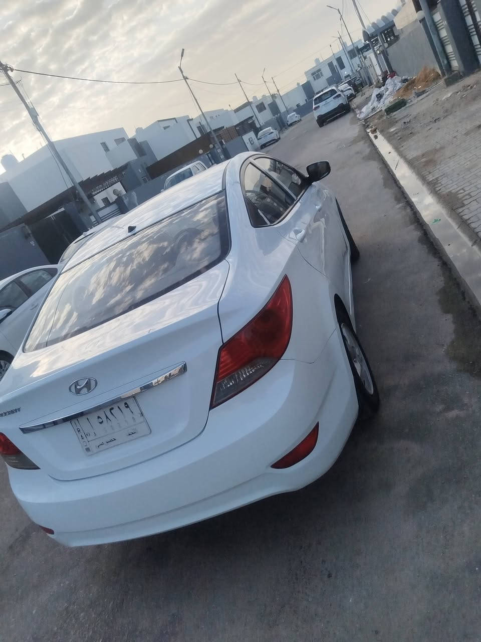 سلام عليكم اكسنت موديل 2015 مكينه وكير  1600 شرط حداديه وتخم تاير خير من الله بيه جاملغ امامي مبدل وصبغ نص الباب مكفوله من الضربه القويه شواصي لغود كفاله سعرها 90 وبيها مجال مكاني كوفه شارع المعمل ***********
