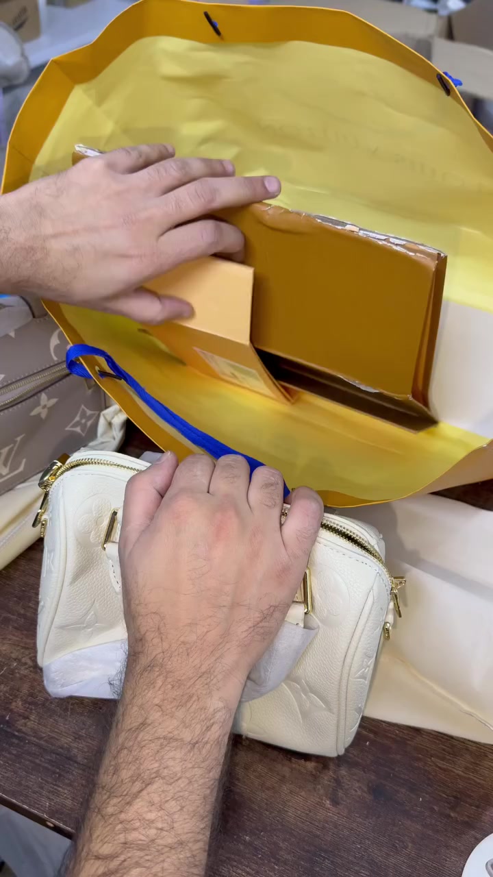 جنط كلة ماركات بيهن اصلي وبيهن ماستر شوف التريدة وتدلل واليريدهن شلع يراسلني خاص يدفعلي سعر يفيدة


**إذا كنت صاحب هذا الإعلان وتريد حذفه لأي سبب، رجاءا أرسل رسالة إلى الدعم الفني**