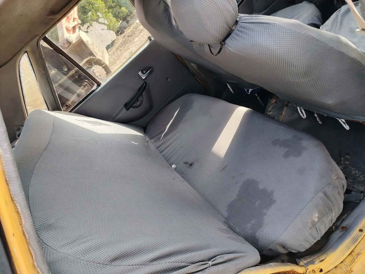 سايبه للبيع ٢٠١٢ مكفوله كير ومحرك  دواخل شغاله شاشه مسجل رقم احمر السعر ١٢ ورقه وبيهه مجال للاستفسار الاتصال على الرقم ***********
