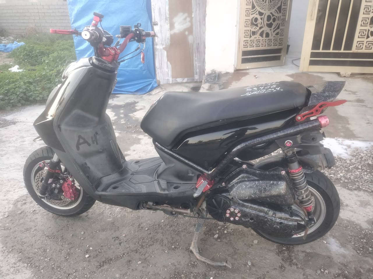 السلام عليكم 
سكنس جبلي نوزل . كفالة عامة بيها تزويد كرزي خارجي فقط المكينة بلادية سبانة ممدود عليها وبيها كلج رياضي شلعة ومعدل هاون
ويل نجمة بلاي 
فلنجة رياضي
دبلات اماي وخلفي رياضي
فج برمبو كرزي
ستيرن كاربون فايبر الياف كرزي
يدات وعضمات كرزي
دوسات كرزي
بك لايت Z مطلي فور جت
سبايدر توبو كرزي
فراك بريك 
قبق كلجات والشوتة والشاصر مطلي كاربون مائي فور جت
تايرات جدد
يعني الدراجة مصروف عليها هواي وتاخذها ربع متصرف تراي وين ميعجبك كفالة من اي نقص .. اسف جدآ على الاطالة . 
عنواني ديالى بعقوبة السعر 1250000
***********
بي واتس اب وغير متواجد على الفيس
