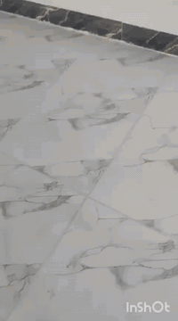 بيت للبيع المساحه 60م غرفه النوم وصاله ومطبخ وصحيات وطارمه الطابق الثا...