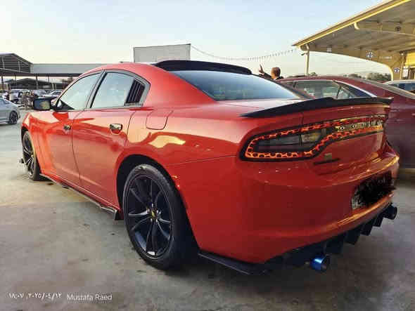 جارجر 2022  اصل ماشيه٥٠ الف حقيقي رقم سليمانيه بااسمي صور الضرر مرفقه بالمنشور فقط بنيد بدون دواخل عالفحص ابيعك وباامريكا بيها باب وجاملغ كلير وارجع واكول كلير فقط ومسؤول على كلامي بدون فتح بدون معجون بدون حادث فقط كلير السيارة جديدة بمعنى الكلمة استخدام شخصي 
داخلها لون احمر 

سياره جديده بمعنى الكلمه

المحرك : V6.  3.6L .

المواصفات :

* جناح خلفي بلادي
* ويل قياس 20 انچ  بلادي تخم تاير جديد
* ستيرن رياضي . 
مقاعد رياضية جلد   . 
* مصابيح أمامية زنون . 
* كشافات الضباب زنون . 
* المصابيح الأمامية مع LED . 
* حساسات . 
* شاشه كبيرة مع نظام ملاحة نفكيشن GPS .
* الشاشة مع اوپشنات SRT . 
* سستم صوت الپاين .
* مقاعد أمامية كهربائية عدد 1 
* مقاعد أمامية وتدفئة . 
* تشغيل عن بعد . *
* محدد سرعة . 
* تلفون بلوتوث . 
* كاميرا خلفية .
* مرايا متحسسة للاضاءة العالية .
* كير شفتر بالستيرن .
السيارة معروضه ٢٢٨$وبيها مجال بسيط الشراي يتصل وعيوني اله
***********
