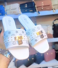 سلبر طبي • أحذية نسائية • معرض بيوتي شوز