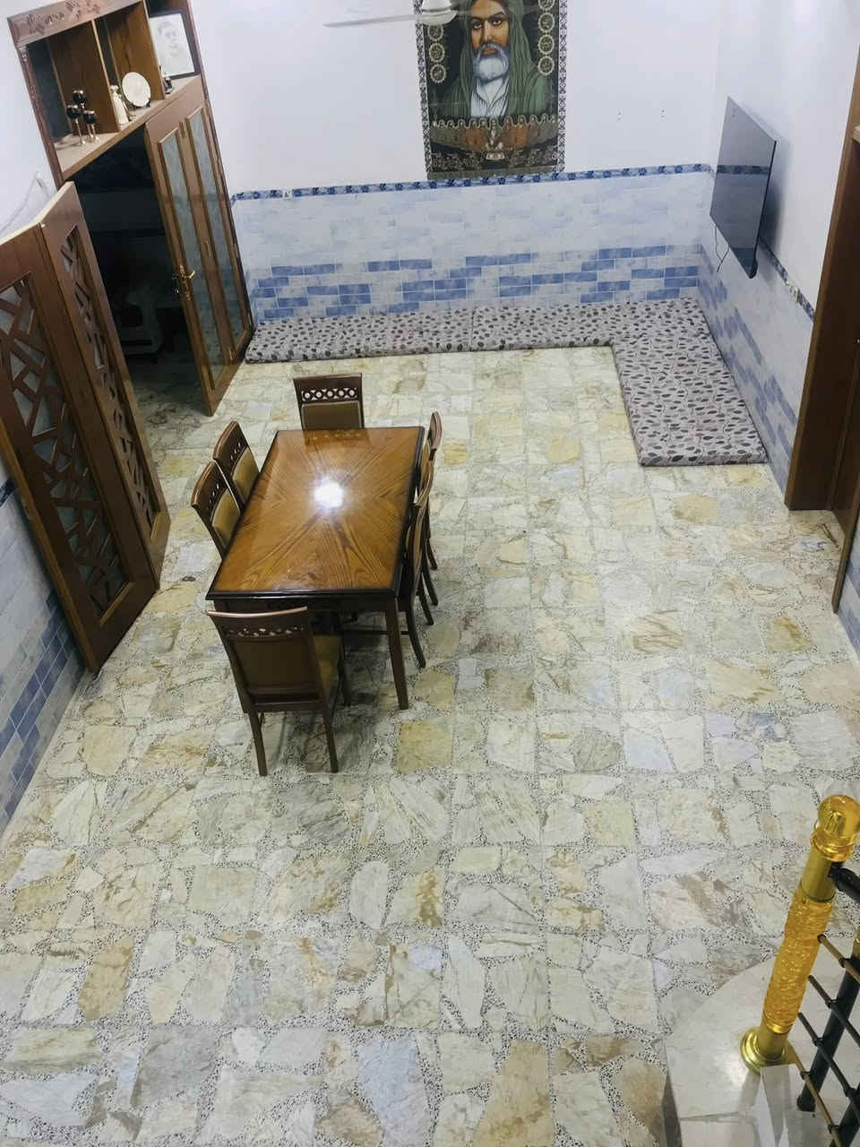 بيت للبيع مساحه ٢٠٠ متر طابو زراعي سند ٢٥ قرار محكمه بناء حديث عل حولي
مقابيل نزلت حي الضباط بيت ركن موقع حلو قريب للشارع العام 
متوفر خدمات  طابق واحد 
يحتوي على غرفتين منام وصاله على طول البيت واستقبال ومطبخ وصحيات داخلي وخارجي وكراج لسياره وسطحين وممر خلف البيت على طوله
وصاله فوك على عرض البيت تصلح غرفه 
كربلاء طويريج الحولي

*********** واتساب واتصال
