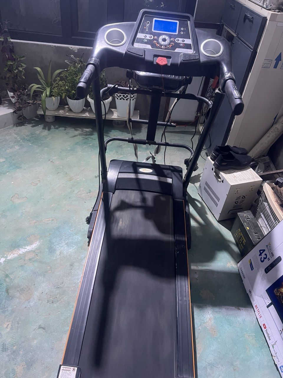 جیازی ڕیازە بۆ فرۆشتن بێ عەیب بەشەرت 
175هەزار قفڵ 

***********
