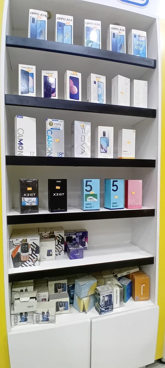 السلام عليكم تصفيه محل 

شلعه وحده جميع الغراض او نصف الغراض 

لا يتوفر مفرد جميع الغراض 

موبايلات واكسسوارات 

الاسعار جدا جدا مناسبه للاستفسار 

***********
