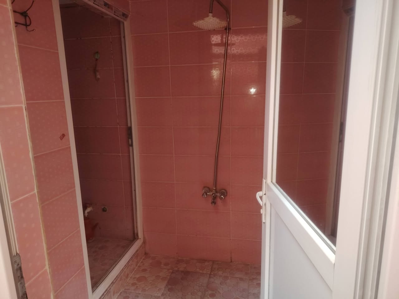 مشتمل للبيع خانقين او باره خلف معرض جزيره مساحه ١٣٠ طابو صرف طابق واحد *********** سعره ٥٥مليون بي مجال
