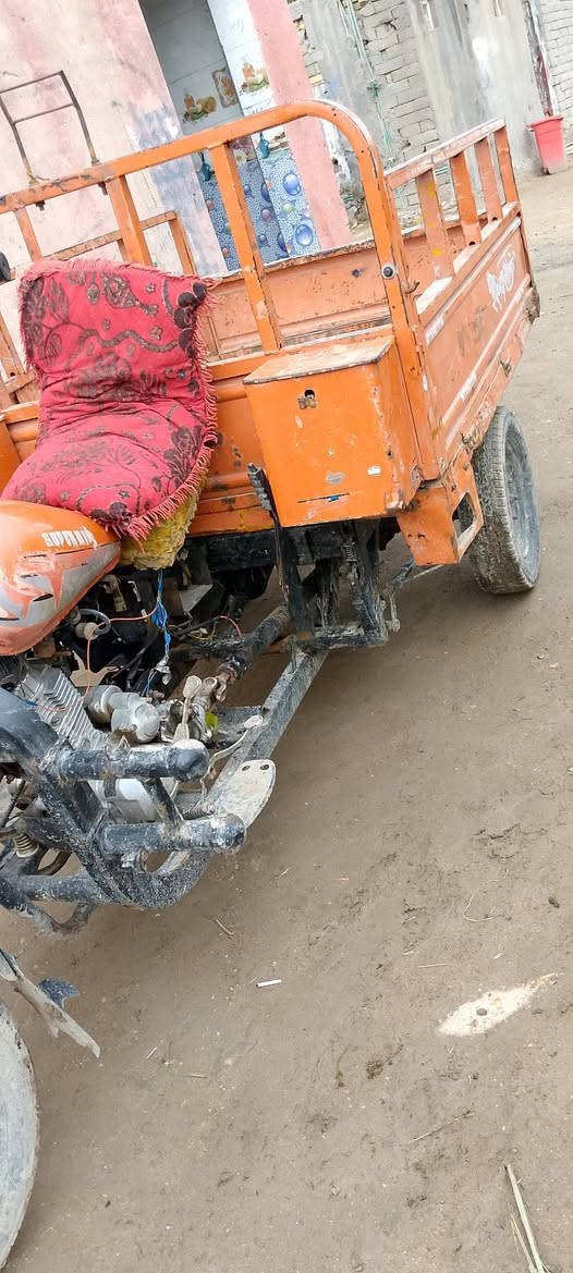 للبيع 2018اوراق مكاني الهوير 900وبيها مجال ***********
