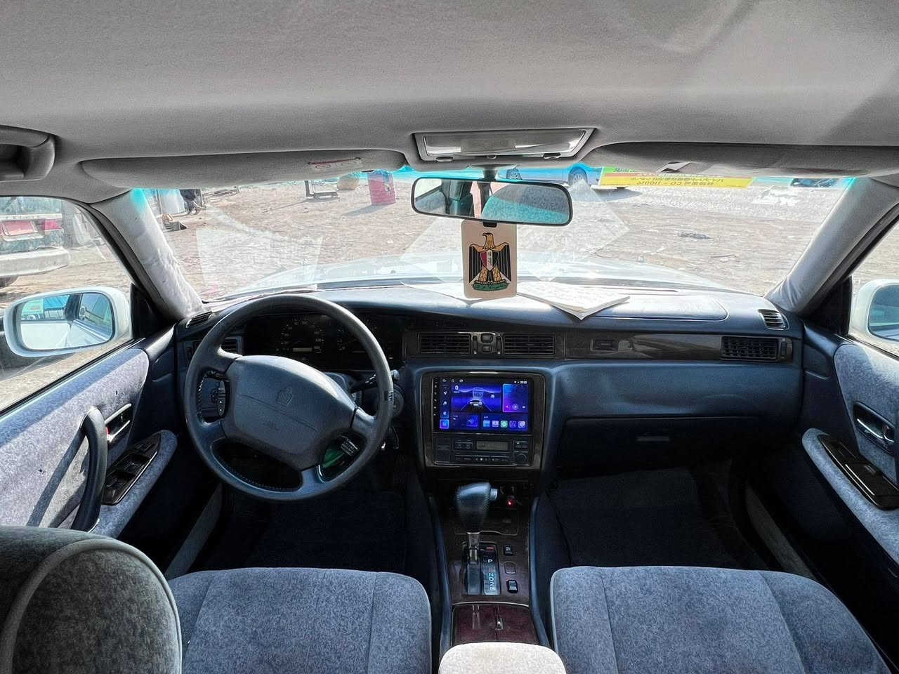 السلام   عليكم راس الثور جديده موديل 98 رقم بصره باسمي مقفوله كفاله  عنوان السياره البصره رقم الهاتف***********
