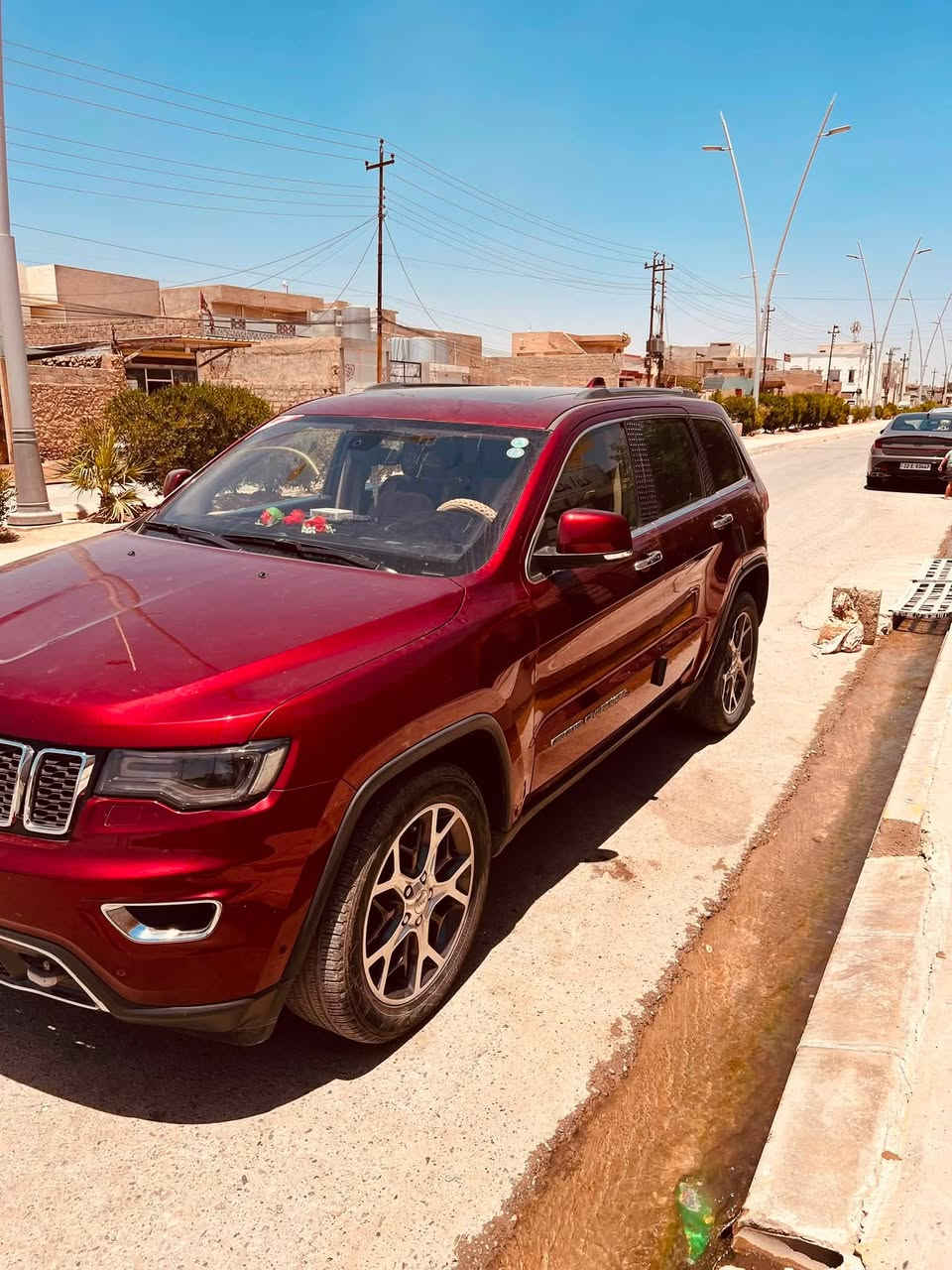 السلامة عليكم الاخوان  
جيب كراند شيروكي  لون مميز
موديل 2019￼ ￼ Limited
سياره خليجي كلين لا صبغ لا باردو ولأ حتى شخطه

سعره سياره ((((285)))
‏
موصفاته معروفه 
فور ويل 4x4  

سقف بانوراما قطعتين

كامره خلفي دوار 

 حساس تصادم ٣٦٠ درجه 

رادر  ٣٦٠ 

مانع انزلاق

نقطه عميه بالمري 

مقاعد اثنين كهربائي 

مقاعد (تدفئه + تبريد )

خزن دكرى مقاعد 

تحكم استيرن كهربائي + هيتر 

مثبث سرعه 

عاكس ضو بالمري 

موصفات بيه اهوي ومعرفه مايحتاج نكتب 

تفاصيل اكثر اتصل ع رقم او وتساب
‏

‭***********‬
