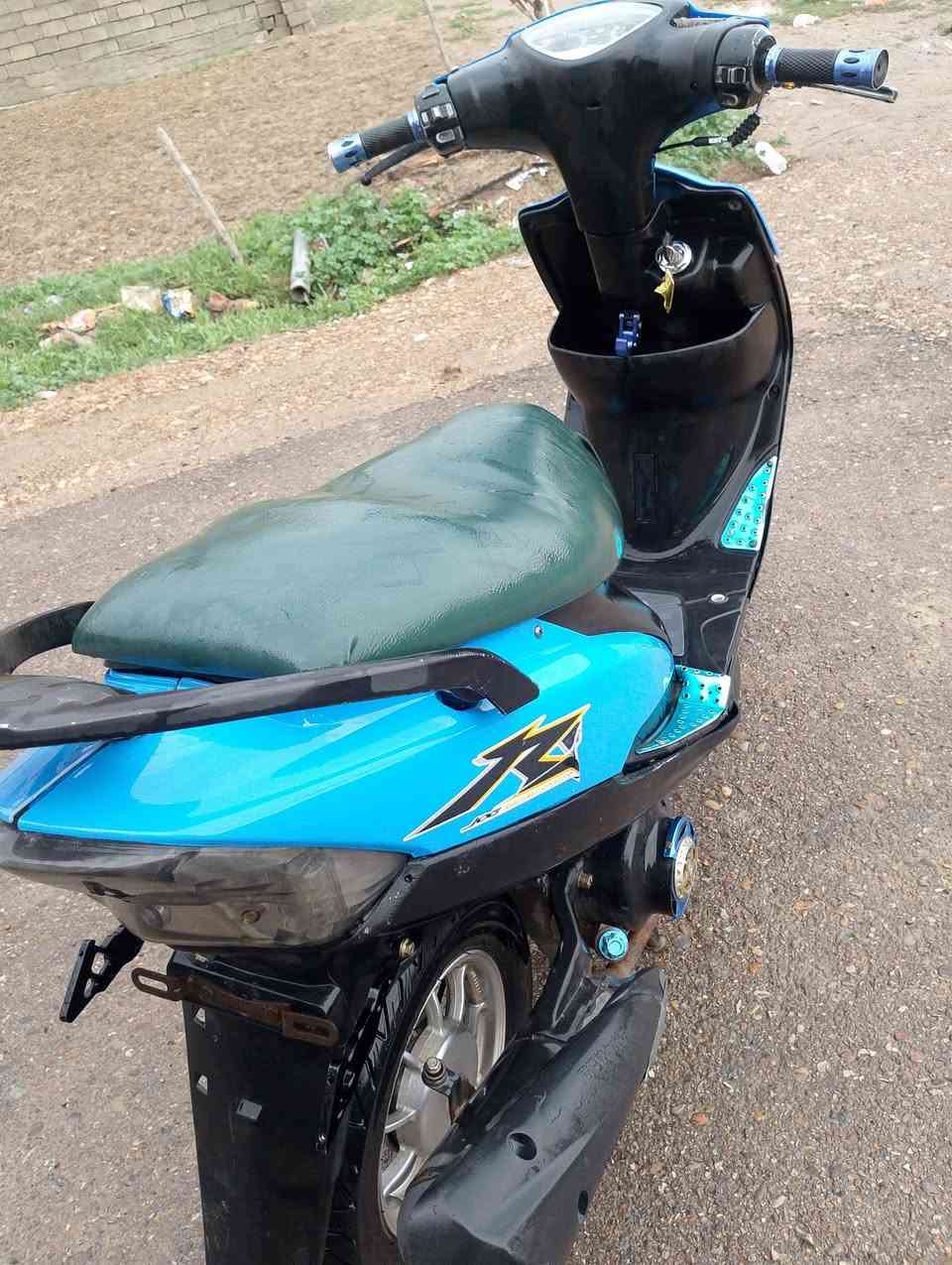 السلام عليكم 
ماكس عدله 🛵
دراجه نضيفه و احلا من الصوره بعد 🩵
لون مميز 🩵
تايرات جدد 
اي نقص مابيه ترايك و ين متريد 
سعر 425 و بيه مجال 💲
مكان ديالى بعقوبه باب الدرب 
خاص ماجاوب 
☎️ ***********
