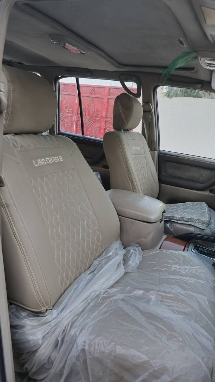 لاندكروز موديل 2000 .
رقم بصرة انكليزي بأسمي تحويل ثاني يوم .

محرك جديد 4700 تراي وين ما تريد.

بصمة تشغيل +تشغيل عن بعد.

مصبوغة حزام السيارة كفالة البدنة والشواصي واللغود شرط الفحص .

 كهربائيات شغالة .

مكانها ميسان مركز المدينة 

للاستفسار *********** .
