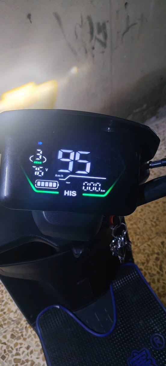 ماطور شحن 318للبيع
3نمر ملف 2000 بطاريات عدد 6

72فولت 

كلشي شغال بي ونضافه كدام العين

السعر 700وبي مجال للاستفسار الاتصال على الرقم 

***********

***********
