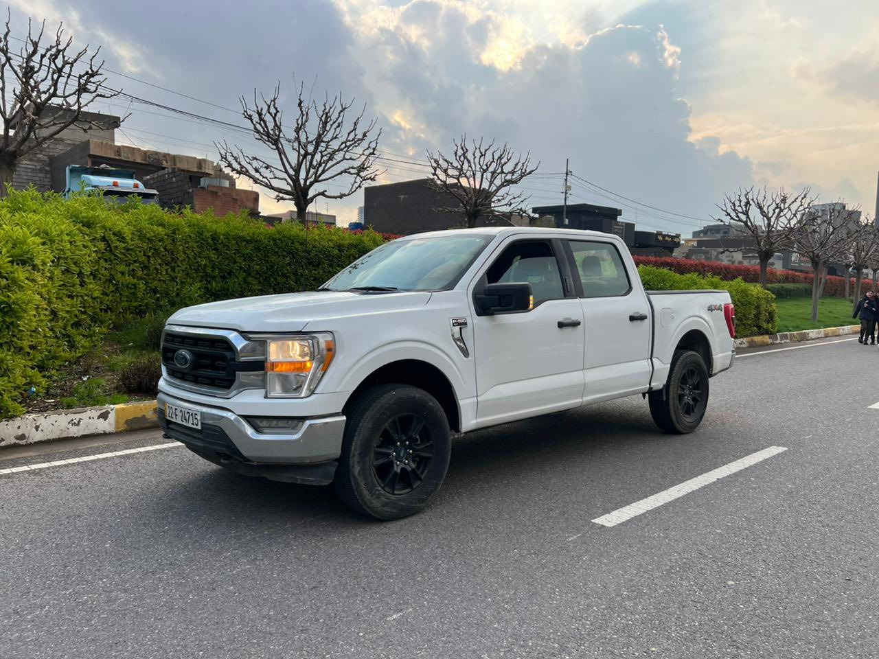 فورد F150 موديل ٢٠٢٢ مواصفاتXLT  فور ويل محرك ٨ سلندر ماشي ٣٣ الف فقط جاملغ صبغ يسار باب مبدل بلادي بدون ضرر داخيل مرقمة جاهزة بدون نقص سعر ٢٩٨ ورقة مكان اربيل شراي يتصل مروس حسب قناعة برقم شمالي لمزيد 
***********
***********
