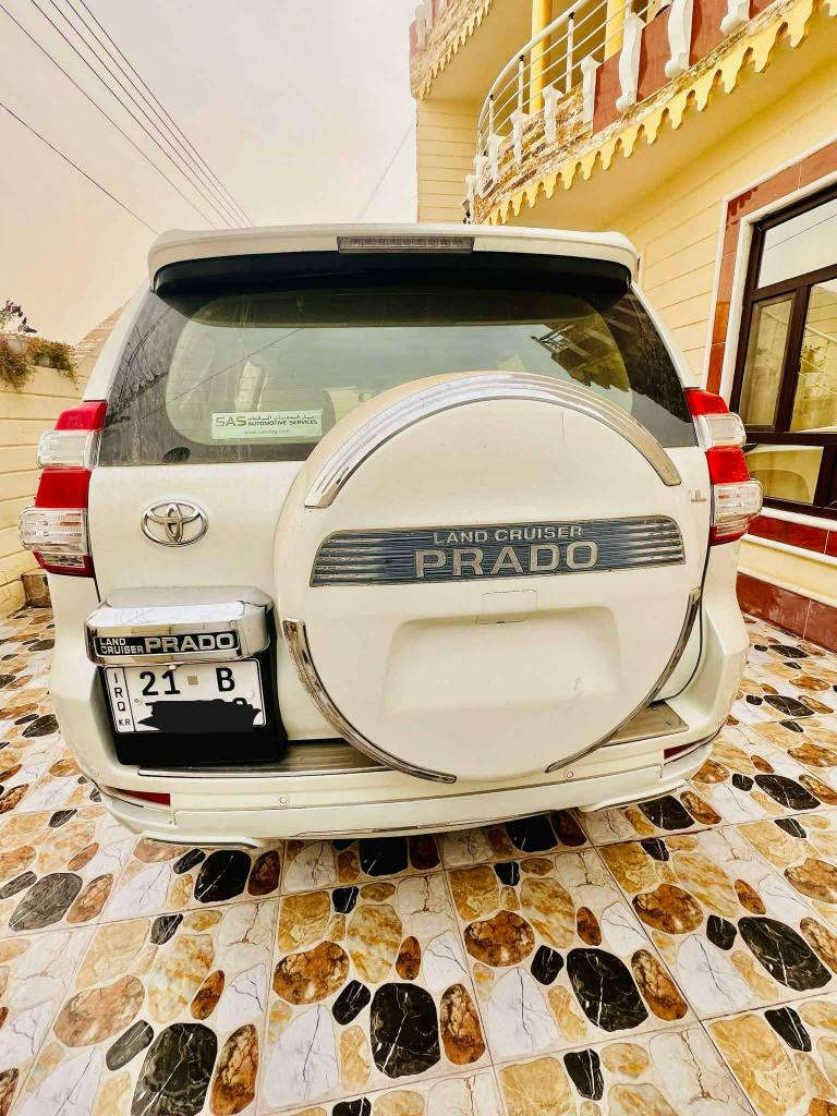 پرادۆ مۆدیل 2013 
سەیارەیەکی جوان و پاک و بێ مەسروف 
سەنەوی نوێیە تا 2029 
بەناوی خۆمانەوەیە 
مواسەفاتی 
دەبڵ ئەکسل 
سەلاجە 
سێ ڕیزکوشن 
سەیارەکە بێ بۆیاغە و بێ عەیبە 
ماڵی دۆستە 
ژ.م : *********** كالار, السليمانية
