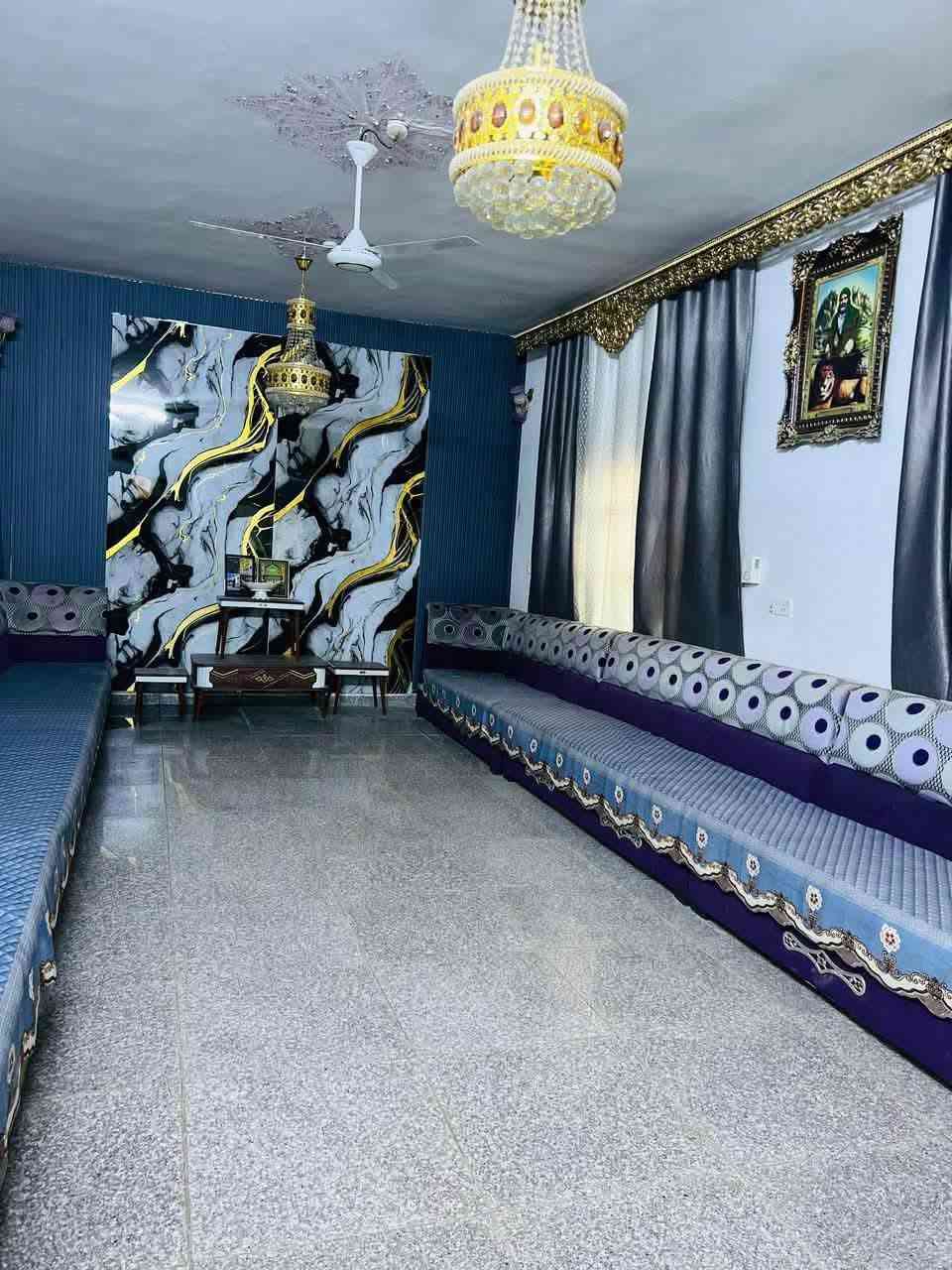 السلام عليكم
بيت للبيع مساحته ٩٥٠ م سند ٢٥ تحويل مباشر   شارع حله بغداد قرية الفنديه اقرب نقطه داله البوابه  او معمل طابوق الجمهوري يتكون من غرفتين نوم+ حمام داخلي +هول +مطبخ+ استقبال+ امام المنزل حديقه كبيره + حديقه صغيره للزع على يمين  الحديقه الكبيره + مجمعات صحيه +خلف المنزل مشتمل يتكون من غرفه + مطبخ+ مجمعات صحيه + قطعة ارض امام المشتمل ١٧٠ م تقريبا للاستفسار *********** للبيع او مراوس
