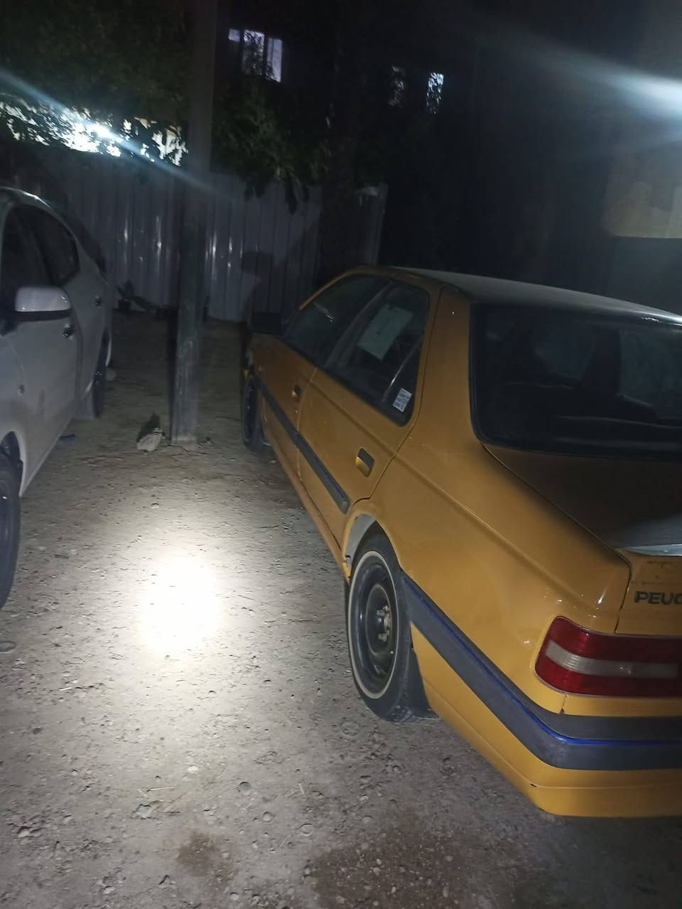 بيجو اكد موديل 2015 مصفرها هيئه غرامات تبريد شغال السيارة جاهزة
سعرها 37 وبيها مجال حك الجيه رقم انكليزي  تحويل ثاني يوم


**إذا كنت صاحب هذا الإعلان وتريد حذفه لأي سبب، رجاءا أرسل رسالة إلى الدعم الفني**