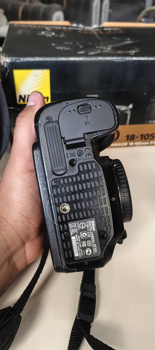 nikon D7100
كامرة نيكون للبيع 
نضافة فول بدون أي شخط 
بطارية و شاحنة بلادي و الكارتون هم  موجود 
عدسة ١٨-١٠٥ فقط بي فطر بسيط مثل ماموضح بلصورة لكن بدون اي عيب و كلشي بي شغال و ما مأثر على جودة الصورة 

شتر  63K 
السعر 425 و بي مجال بسيط 
مكاني كركوك


**إذا كنت صاحب هذا الإعلان وتريد حذفه لأي سبب، رجاءا أرسل رسالة إلى الدعم الفني**