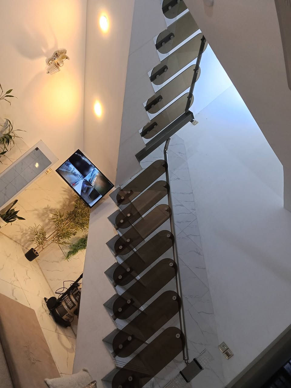 السلام عليكم
دار للبيع مساحه 110 
زراعي قرب مركز شباب 
***********
***********
