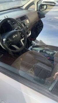 كيا ريو جنطة قطعه وحدة جاملغ الخلفي موديل 13 ماشية 57الف السعررر.     ...