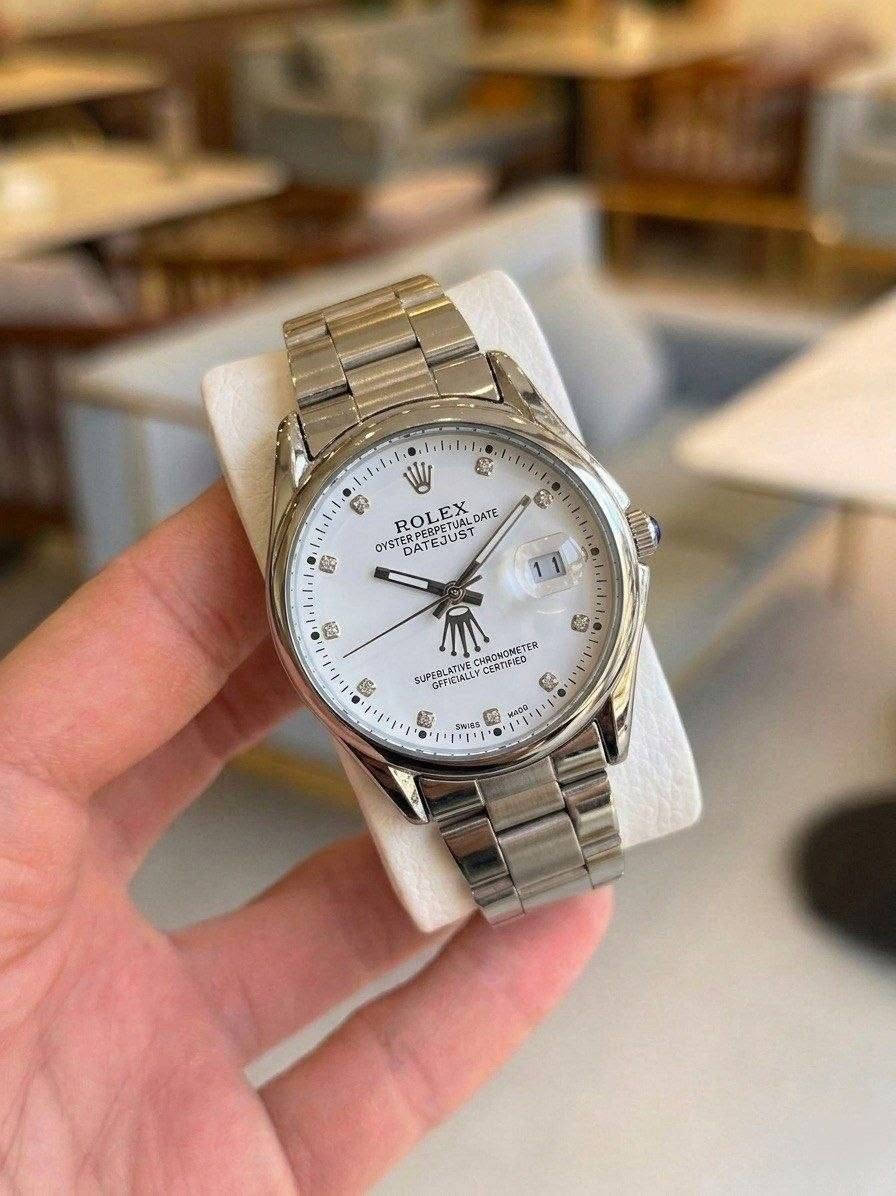 Rolex 🦋♥️
رجعت بكميات بفضل الله ❤️
الرولكس الشوكه بألوانها الجديده ♥️
ساعة ب تصميم مييز وكوالتي عالي جدا اوستيك معدن تقيل ألوان  IPG قفل شبيه الـ ORIGINAL👌🏻✨❤️‍🔥
السعر :  ٤٠٠🔥


**إذا كنت صاحب هذا الإعلان وتريد حذفه لأي سبب، رجاءا أرسل رسالة إلى الدعم الفني**