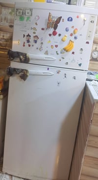 ثلاجه للبيع ب175بيها مجال مكان الدورة 07729963760 مجمدة ب125