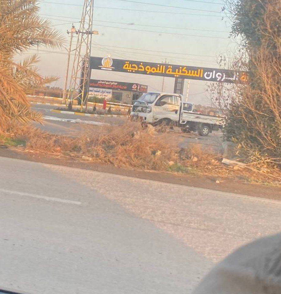 سلام عليكم قطعة ارض للبيع مساحة 225 كهرباء ماء مجاري انارة ليلية عرض الشارع 15 متر طريق الدغارة مقابل مدينة الروان النموذجي الي راح يبني بي سيف كطوف رقم ***********
