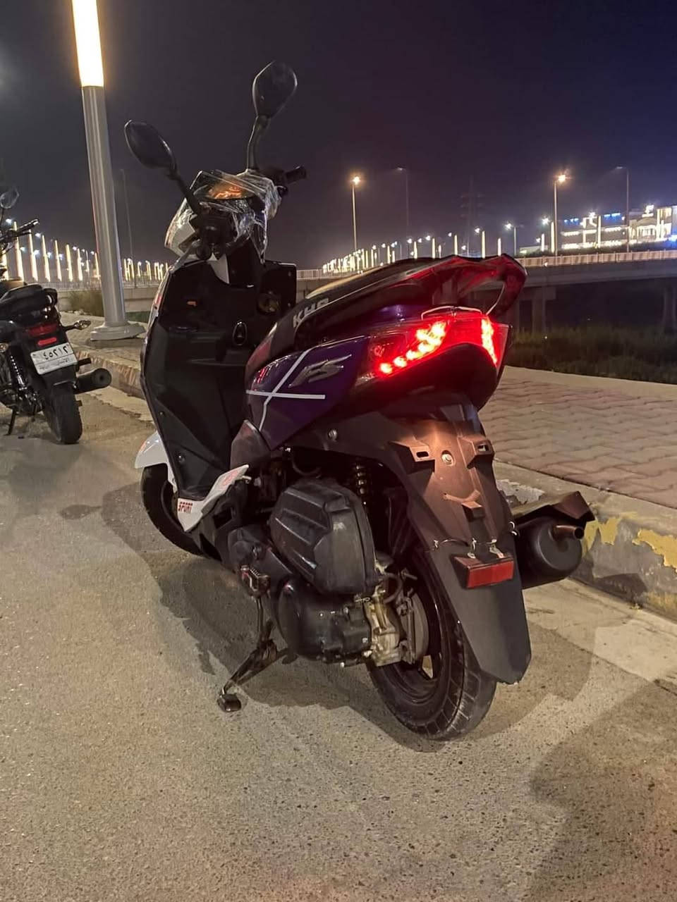 السلام عليكم ورحمة الله 
دراجه FS نظيفه كلشي شغال بيهه  محرك تخم تاير ماتخلي عليهه لو ربع 
 اي استفسار الرجاء الاتصال 
***********
