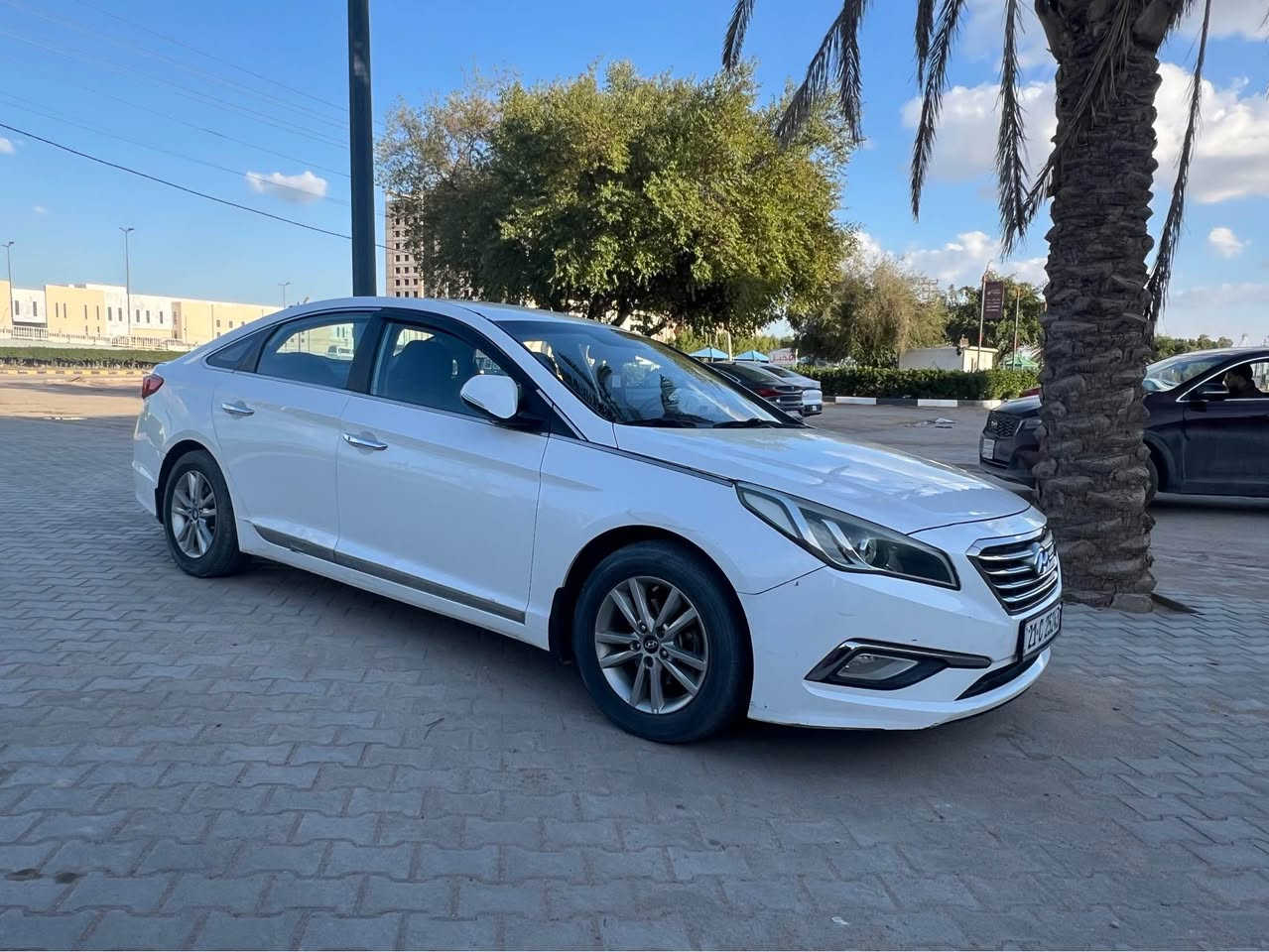 🚗 للبيع: هيونداي سوناتا (خليجي)

سيارة وارد خليجي بحالة جيدة جداً، استخدام شخصي ومحافظة عليها  
تحتوي على قطعتين صبغ فقط  

السيارة عملية ومريحة  
السعر 132  

📞 للتواصل: *********** النجف, العراق
