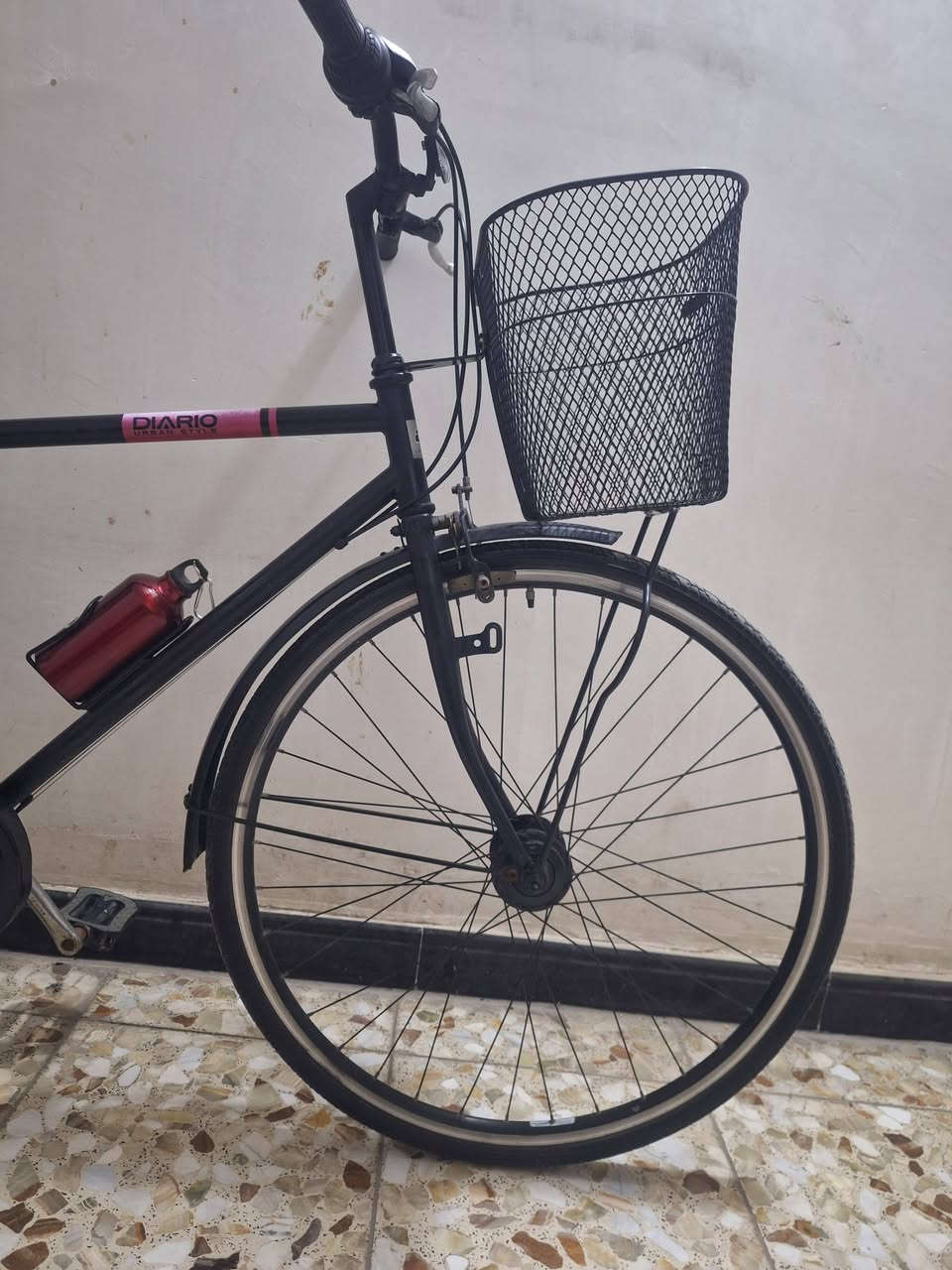 بايسكل C700 (28)
ياباني
وياله المنيوم 
تايرات جديده
سستم شيمانو ٧×١ 

الملحقات : سله+قفل دبل مفتاح+مطاره ستيل+حقيبه صغيره+جرس+لايت حساس 

البايسكل متانه عاليه كل ملحقاته شغاله واحد على واحد سياقته كلش حلوه ومريحه ورزنه قطعه مرتبه واحلى من الصور بهواي 

السعر ١٢٥ الف 
المعالف من جهة تقاطع درويش
متواجد ع الخاص


**إذا كنت صاحب هذا الإعلان وتريد حذفه لأي سبب، رجاءا أرسل رسالة إلى الدعم الفني**