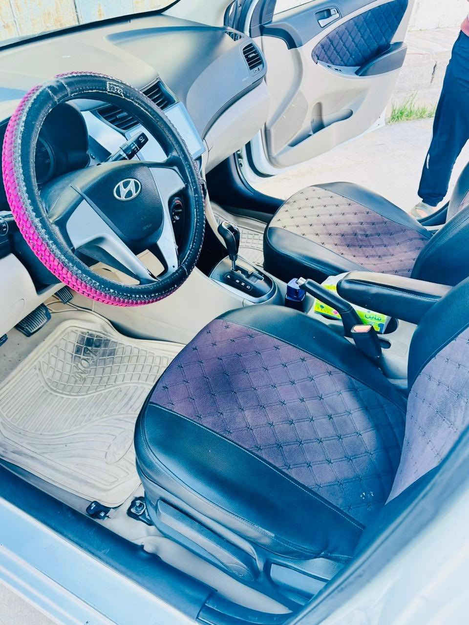 سلام عليكم 
اكسنت 2015 وارد امريكي 1600 ضرر جاملغ امامي وخلفي 
رقم بغداد سنوية  نافذه 2028
تدفئة تبريد 
مكاني ديالى 
السعر 90 ورقه بيه مجال بصيط 
***********
